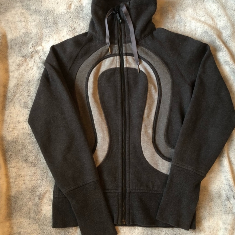 Lululemon hoodie funnel neck 10/10